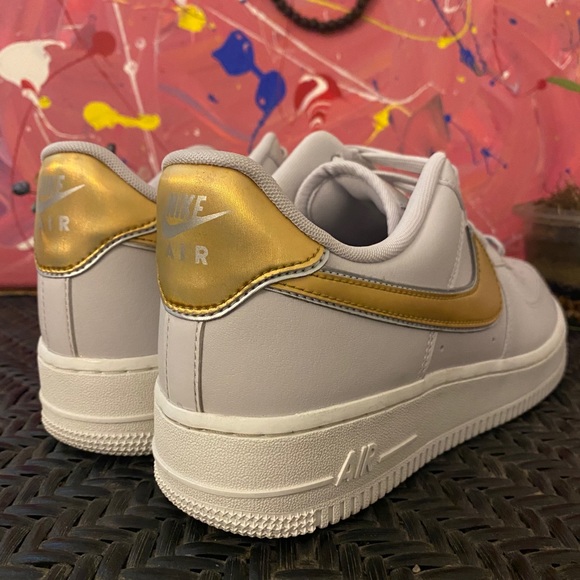 Nike Air Force 1 '07 MTLC Womens 8.5 AR0642 001 - Picture 4 of 8